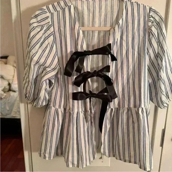 Boutique Striped Bow Puff Sleeve Top - Size Small - Picture 2 of 6